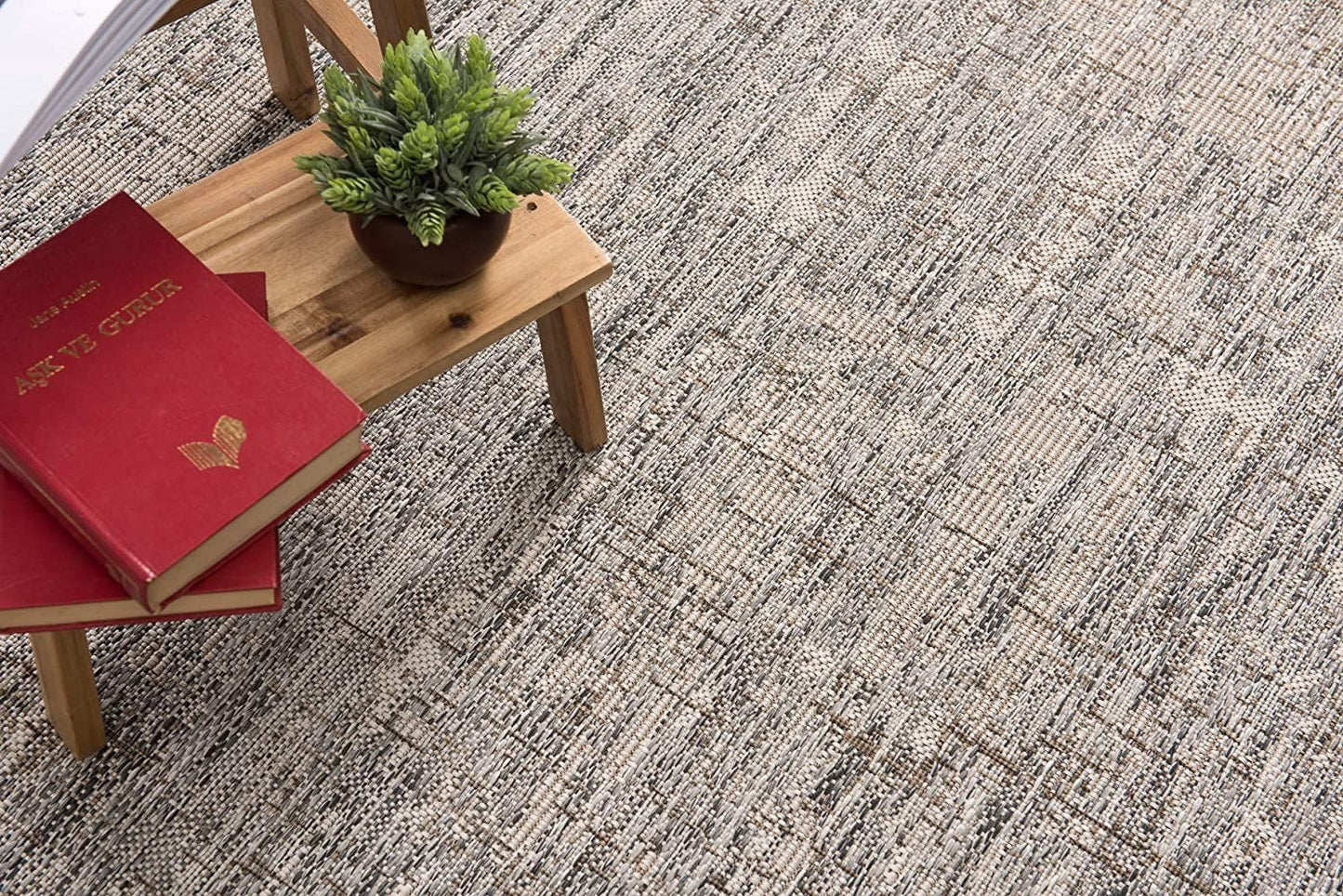 HomeRoots 3' x 5' Ivory and Gray Modern Weathered Area Rug