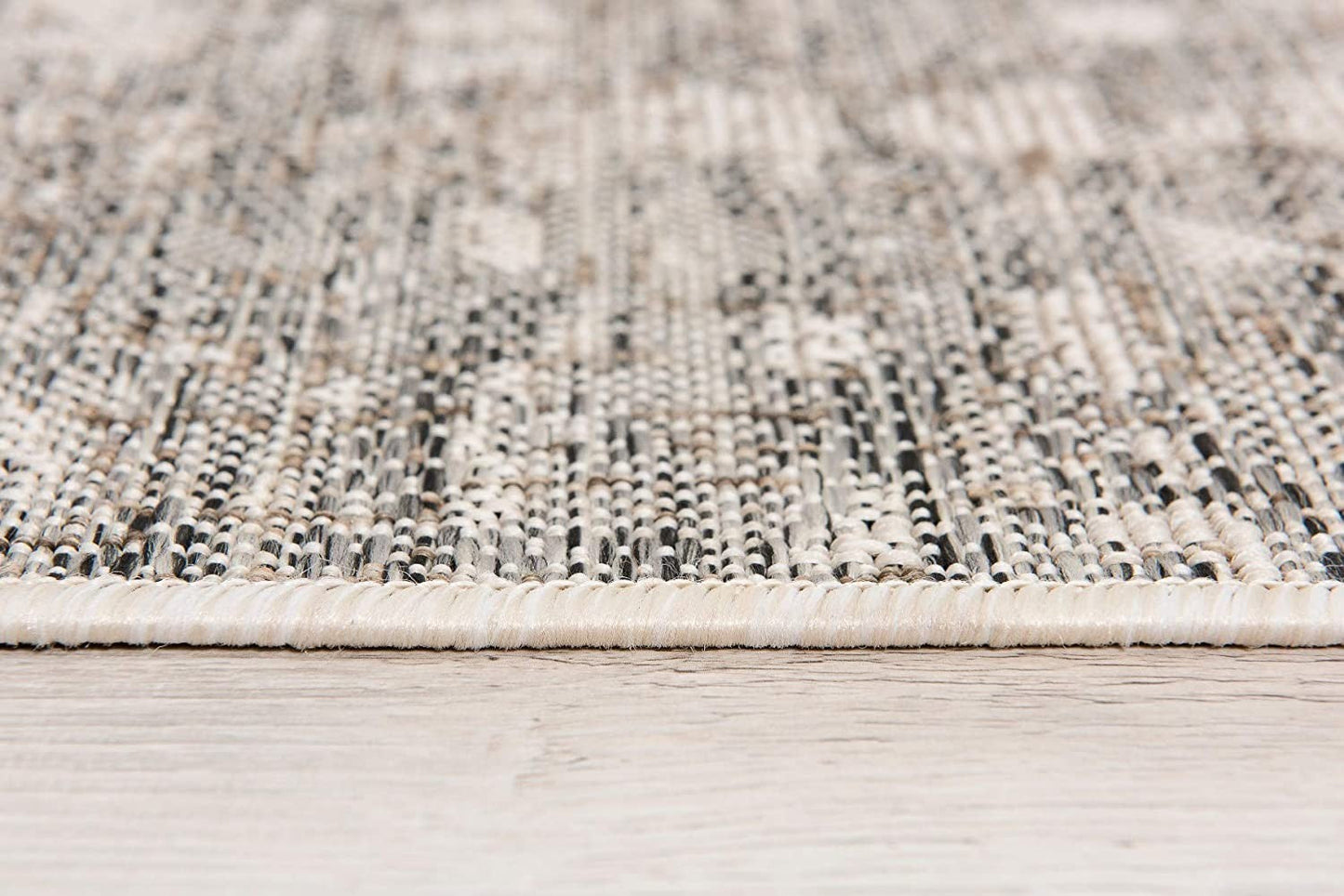 HomeRoots 3' x 5' Ivory and Gray Modern Weathered Area Rug