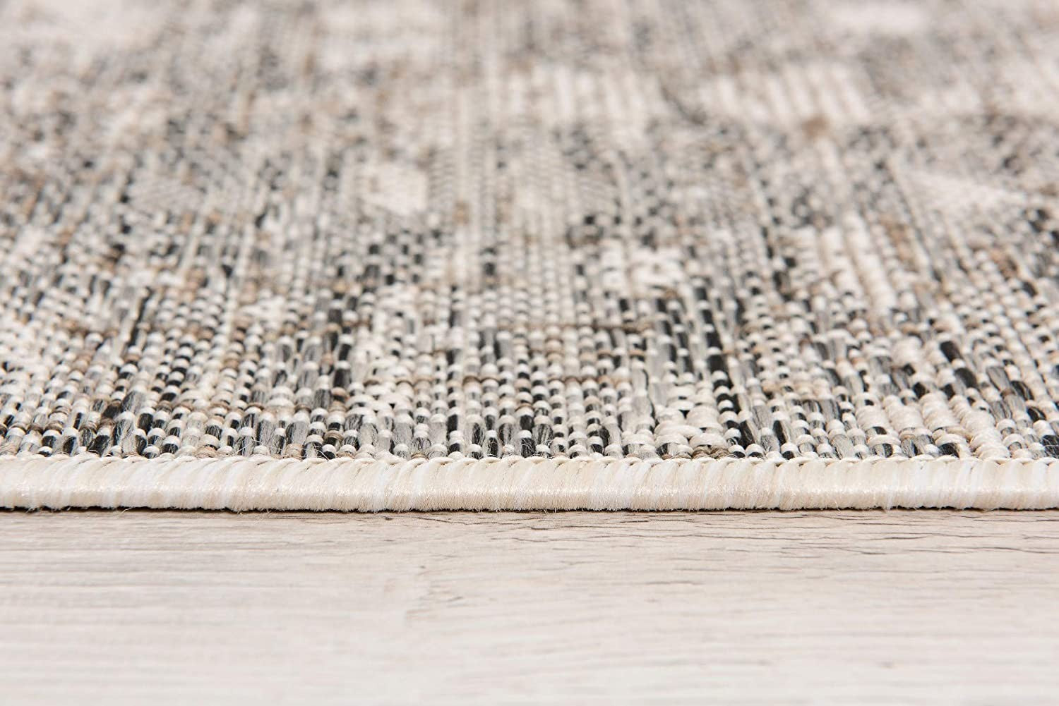 HomeRoots 3' x 5' Ivory and Gray Modern Weathered Area Rug