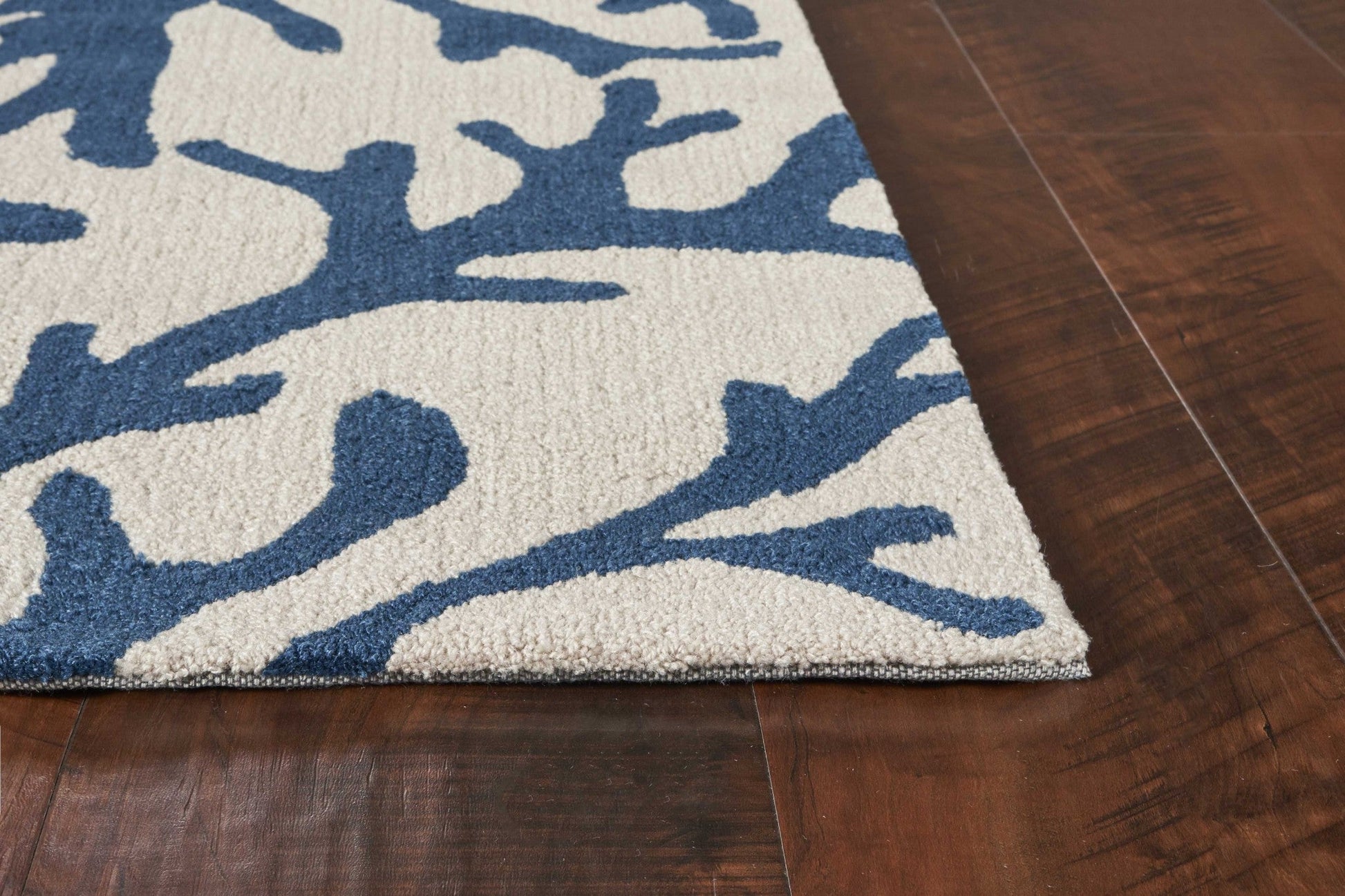 HomeRoots 3' x 5' Ivory or Blue Coral Area Rug