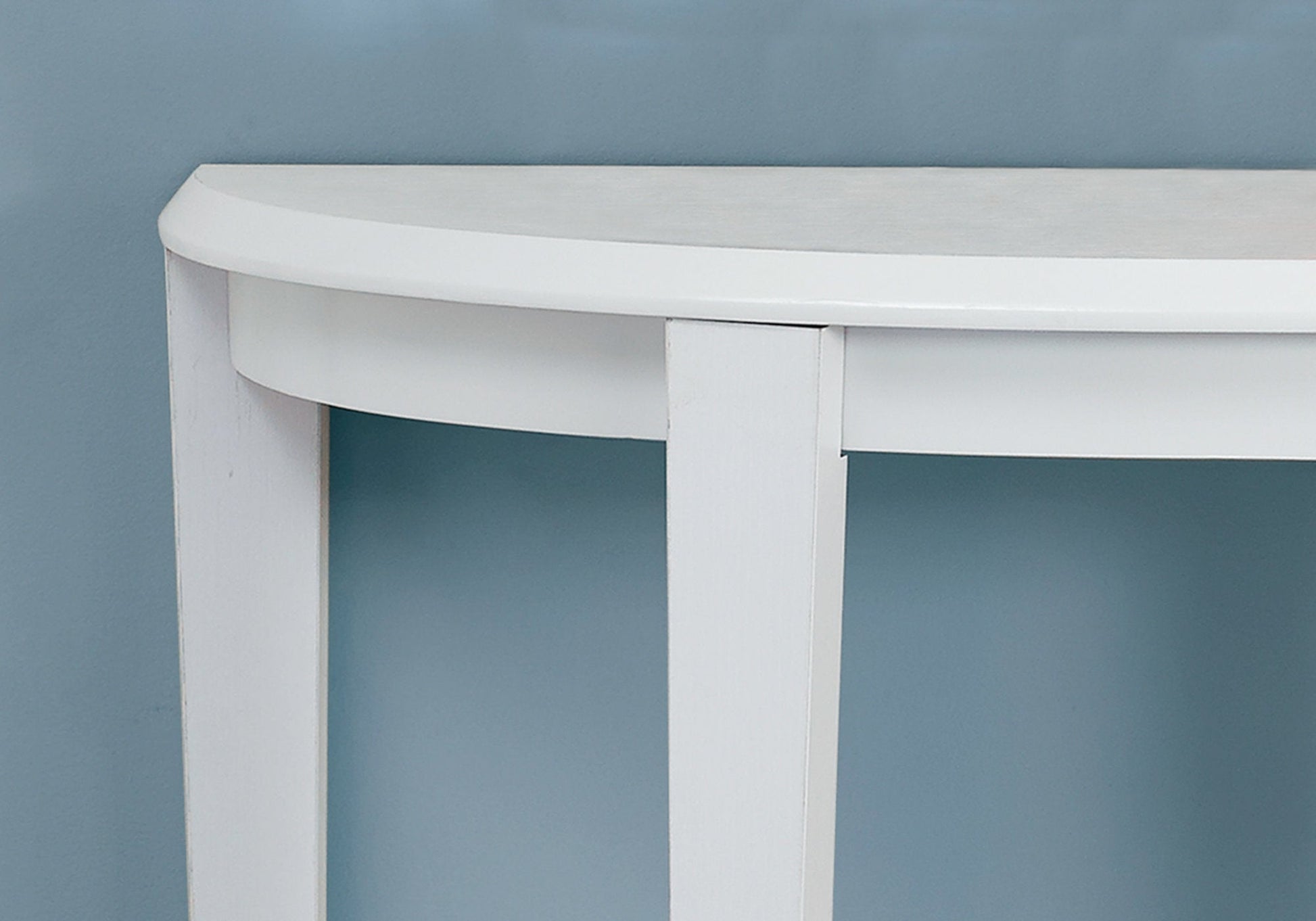 HomeRoots 33" End Table With Shelf in White Finish