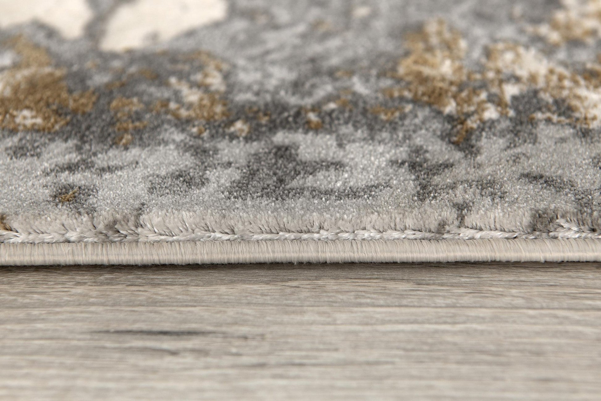 HomeRoots 4' x 6' Beige and Gray Distressed Area Rug