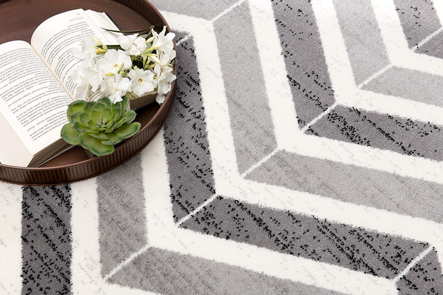 HomeRoots 4' x 6' Gray Distressed Chevron Area Rug