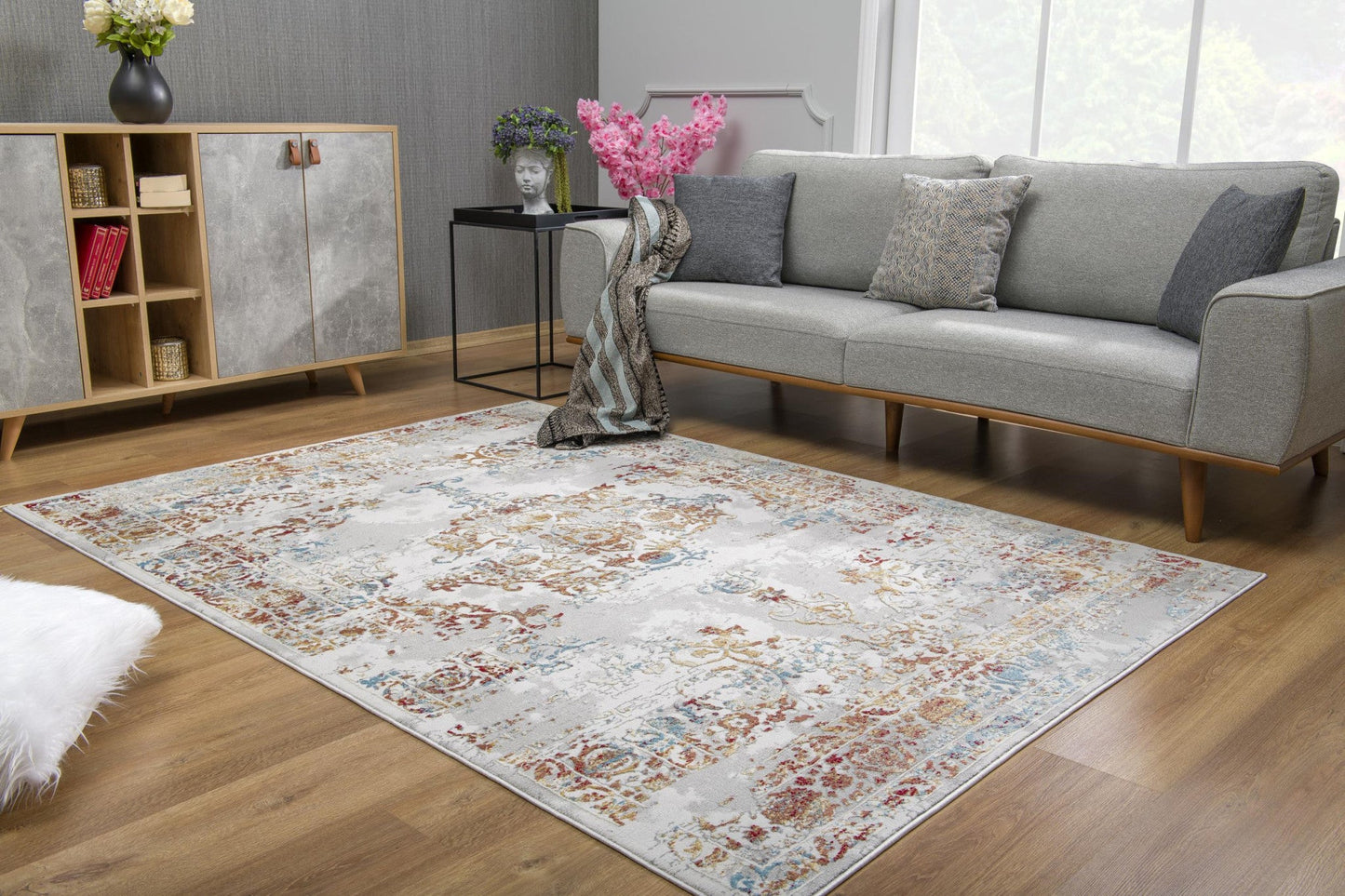 HomeRoots 4' x 6' Gray and Beige Distressed Ornate Area Rug