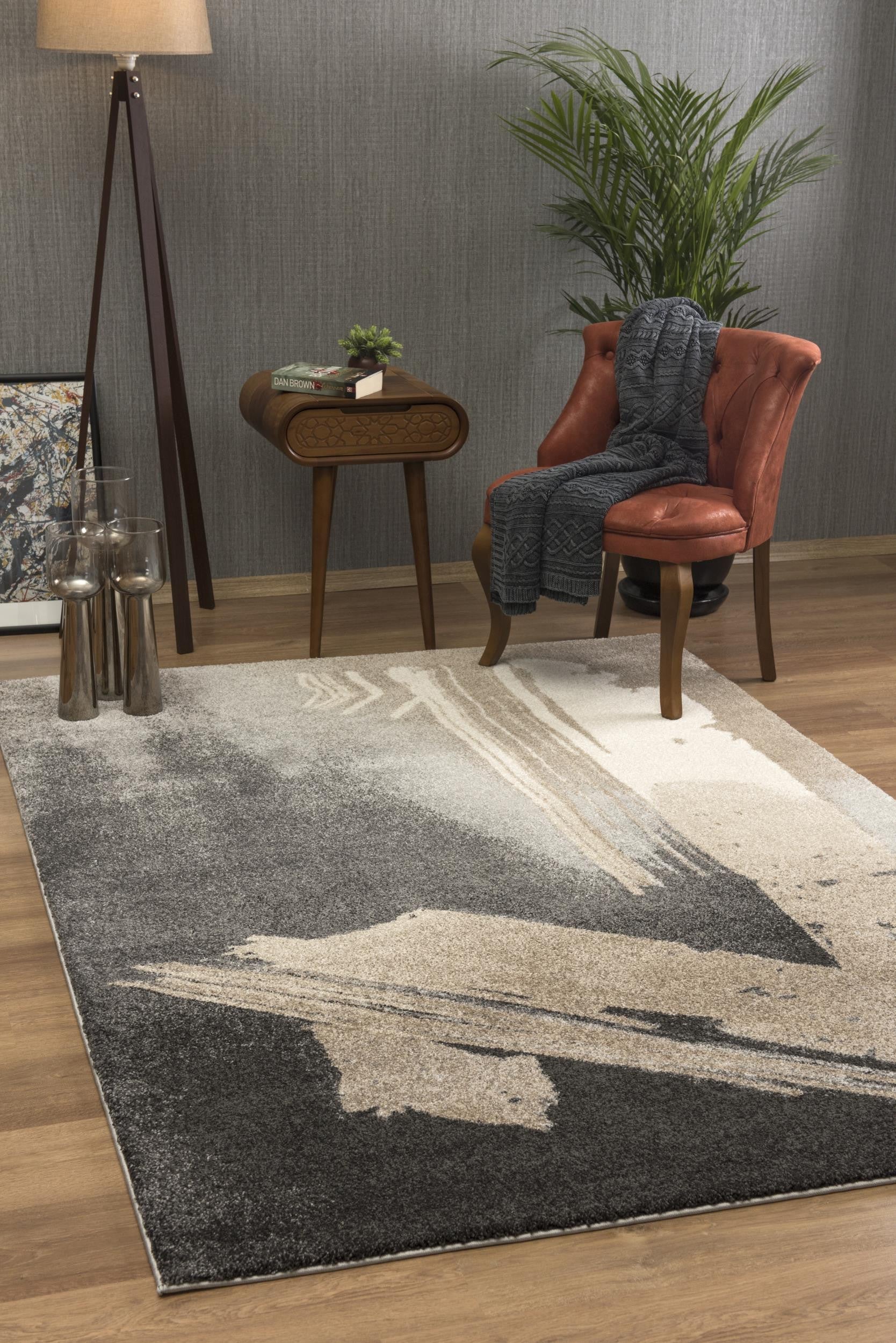 HomeRoots 4' x 6' Gray and Tan Abstract Stroke Area Rug