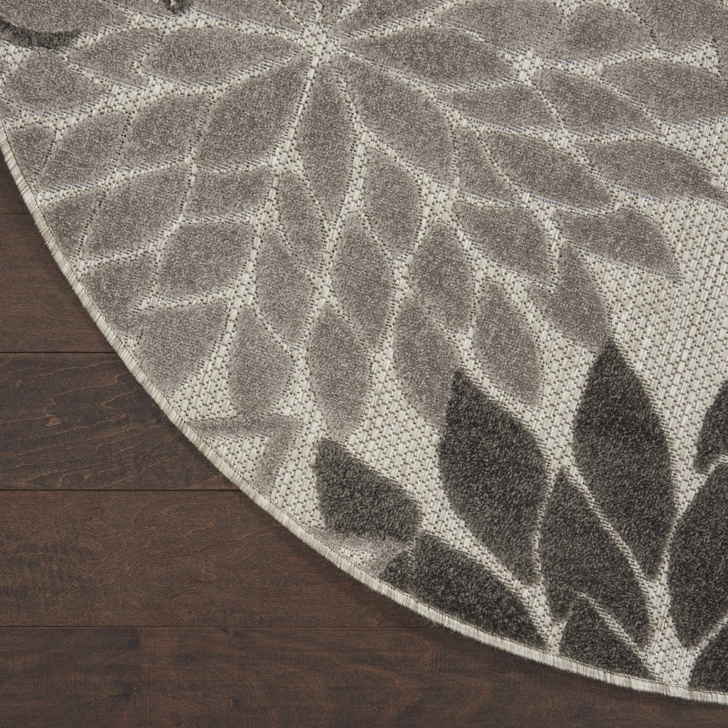 HomeRoots 5' Round Silver and Gray Indoor Outdoor Area Rug
