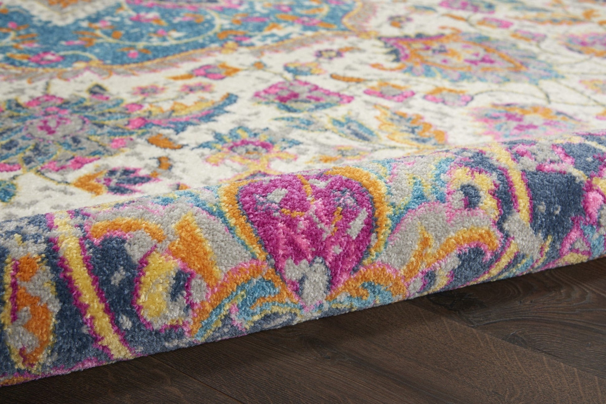 HomeRoots 5’ x 7’ Floral Medallion Area Rug in Pink and Blue Finish