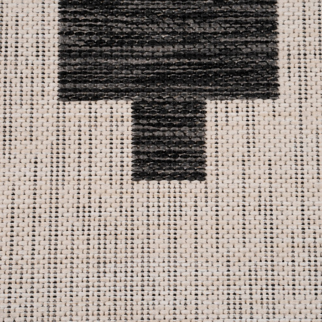 HomeRoots 5' x 7' Gray Geometric Indoor Outdoor Area Rug
