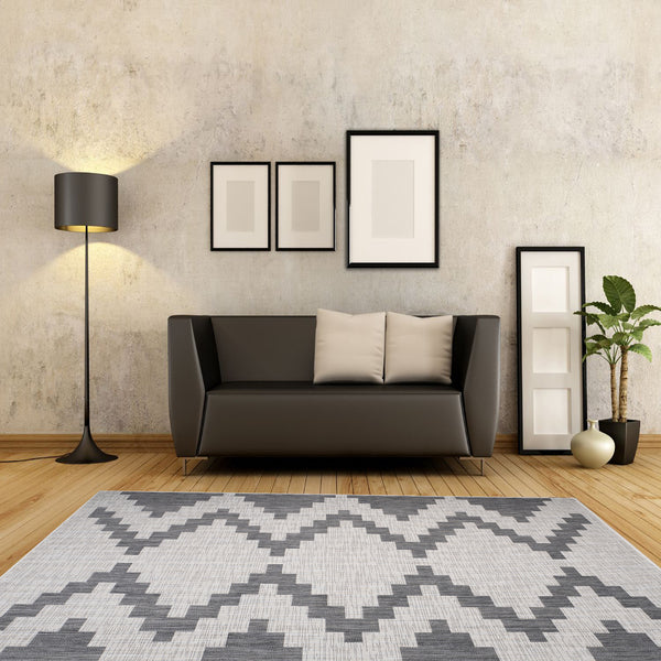 HomeRoots 5' x 7' Gray Geometric Indoor Outdoor Area Rug