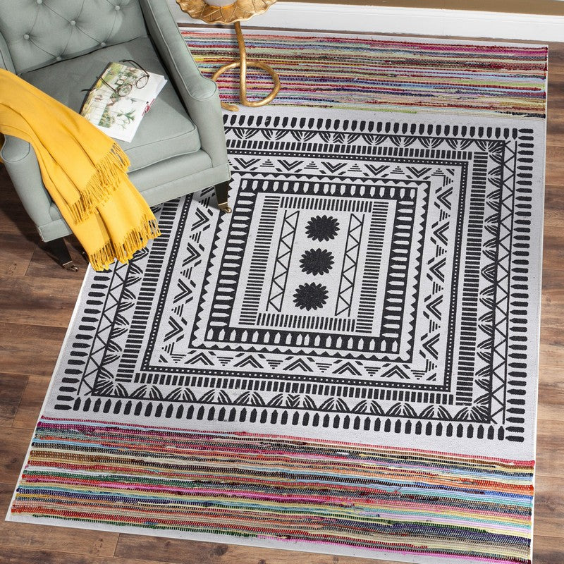 HomeRoots 5' x 7' Grayscale Geometric Center Area Rug