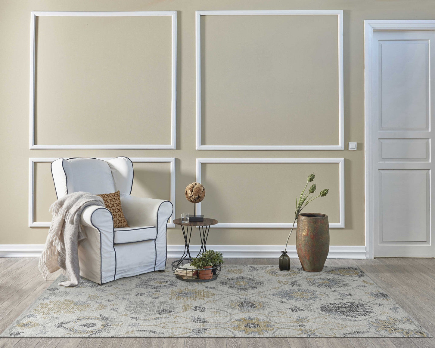 HomeRoots 5' x 7' Ivory Hand Tufted Space Dyed Floral Traditional Indoor Area Rug