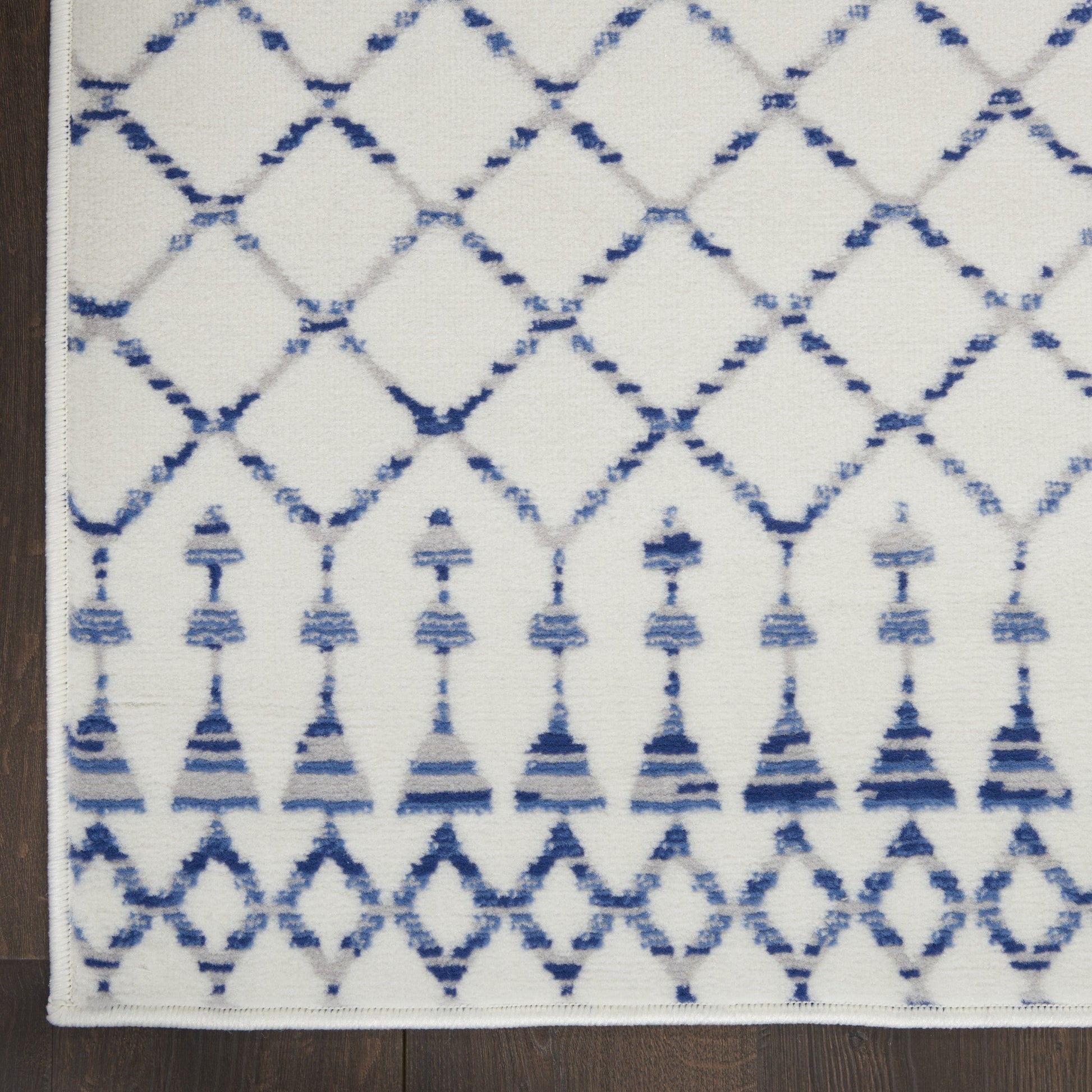 HomeRoots 5' x 7' Ivory and Blue Berber Pattern Area Rug