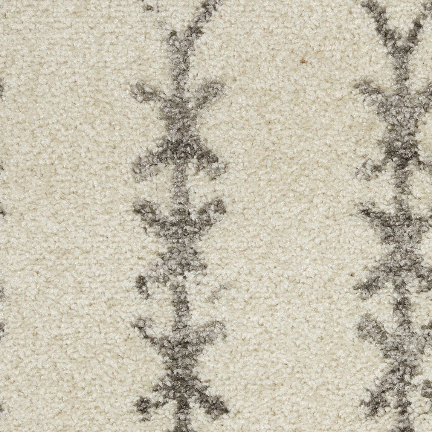 HomeRoots 5’ x 7’ Ivory and Gray Geometric Area Rug