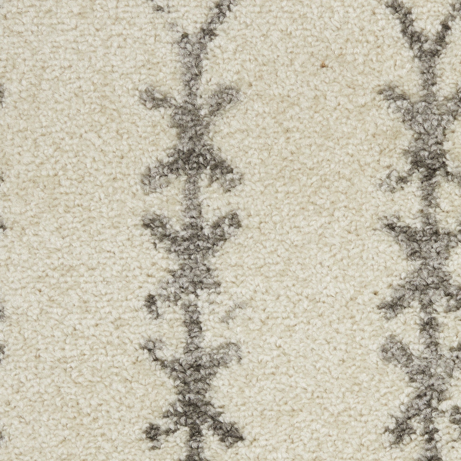 HomeRoots 5’ x 7’ Ivory and Gray Geometric Area Rug