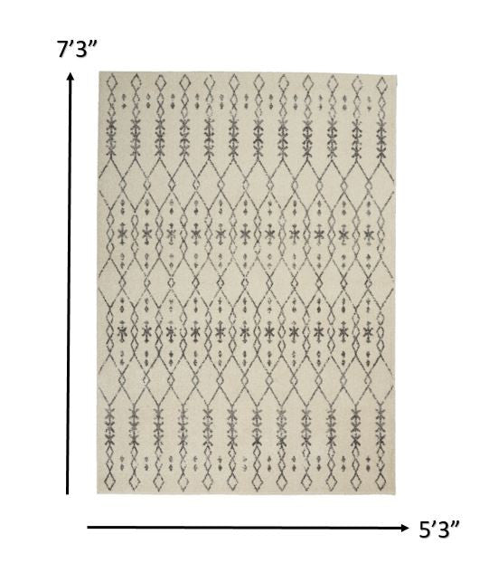 HomeRoots 5’ x 7’ Ivory and Gray Geometric Area Rug