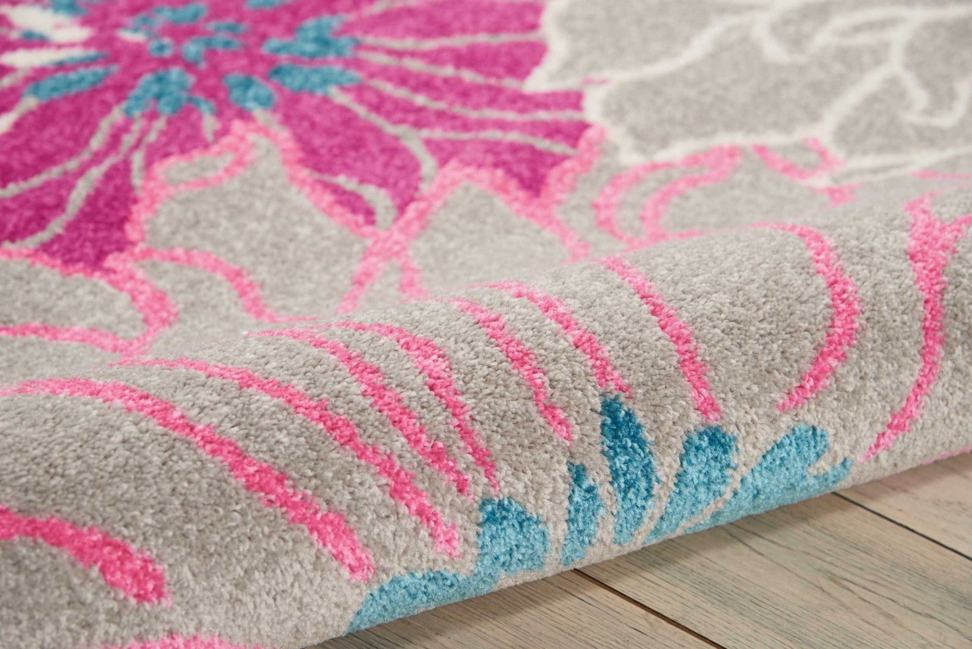 HomeRoots 5’ x 7’ Tropical Flower Area Rug in Gray and Pink Finish