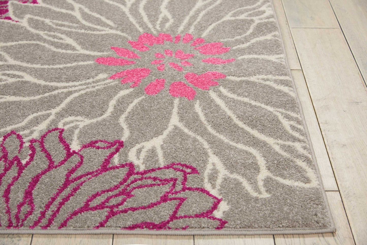 HomeRoots 5’ x 7’ Tropical Flower Area Rug in Gray and Pink Finish