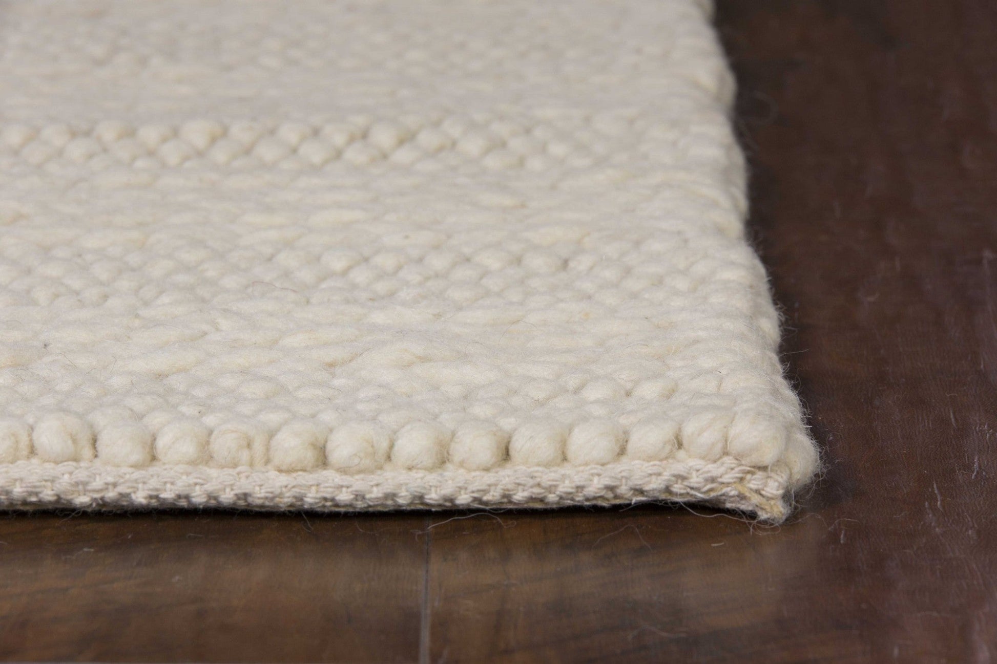 HomeRoots 5 x 7' White Ivory Hand Woven Knobby Cornish Stripe Indoor Area Rug