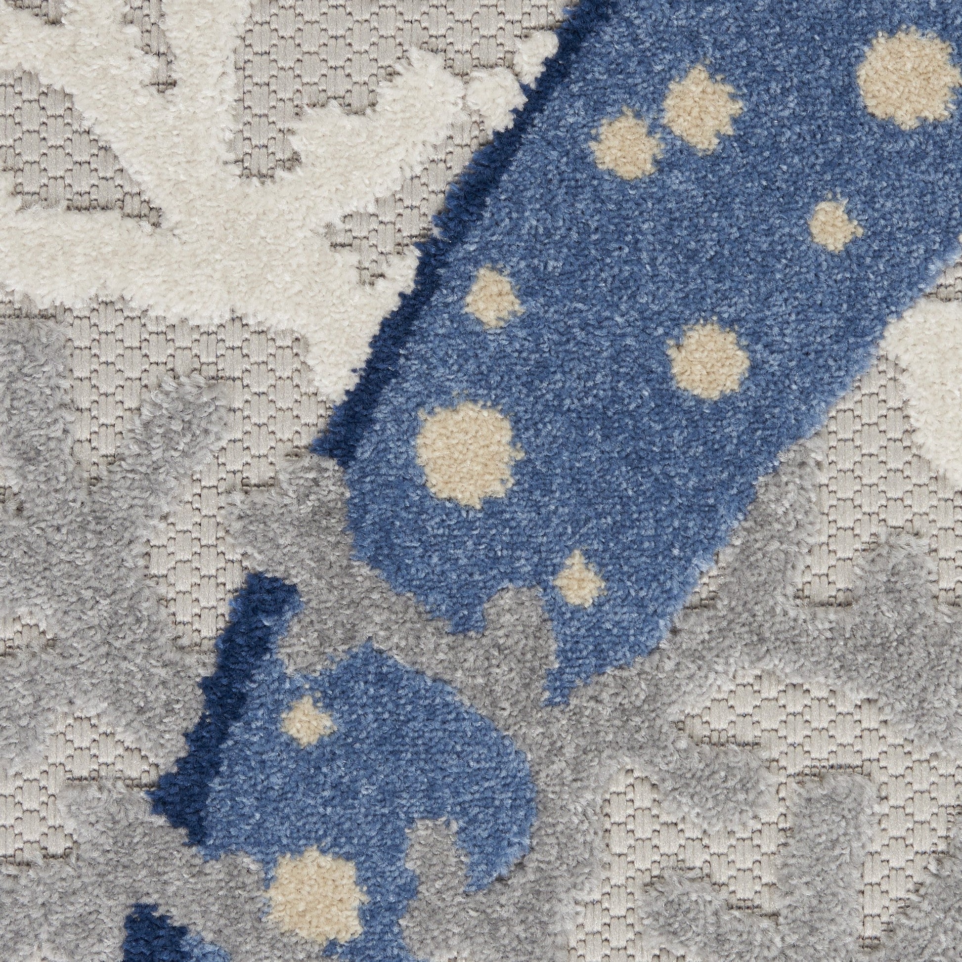 HomeRoots 5’ x 8' Blue and Gray Indoor Outdoor Area Rug