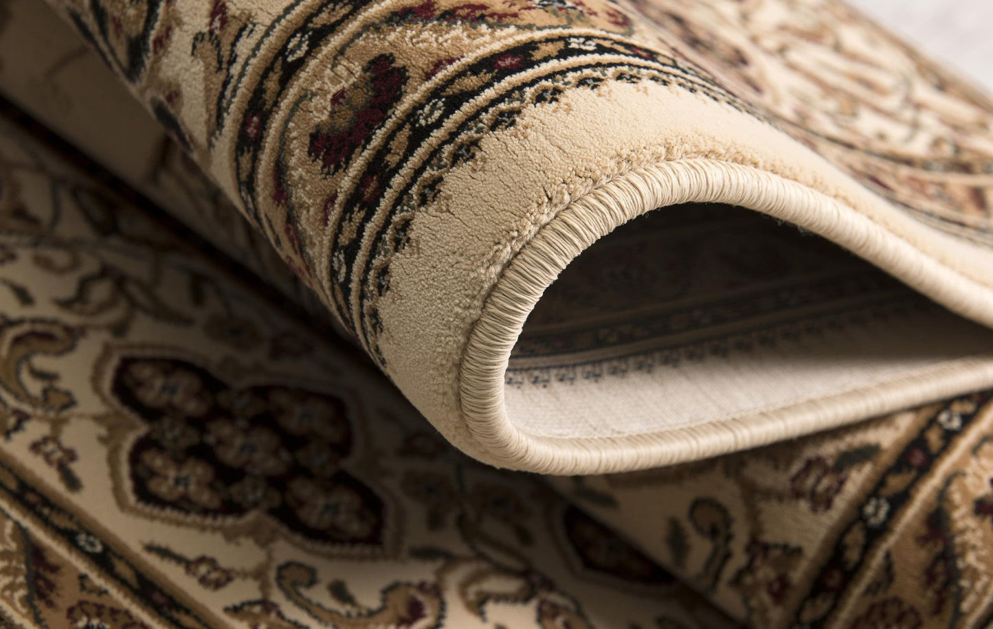 HomeRoots 5' x 8' Cream Floral Medallion Area Rug