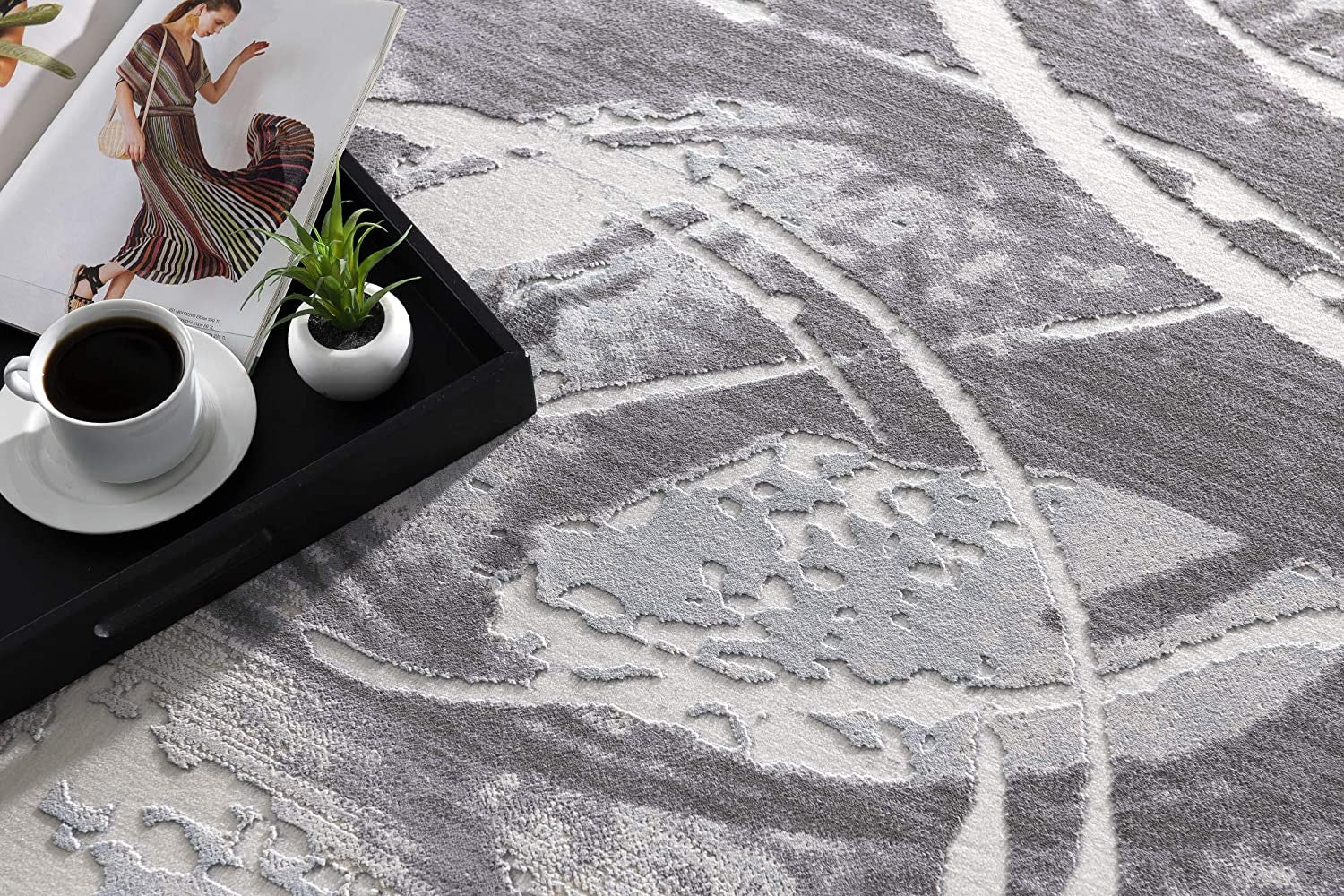 HomeRoots 5' x 8' Gray Abstract Splatter Area Rug