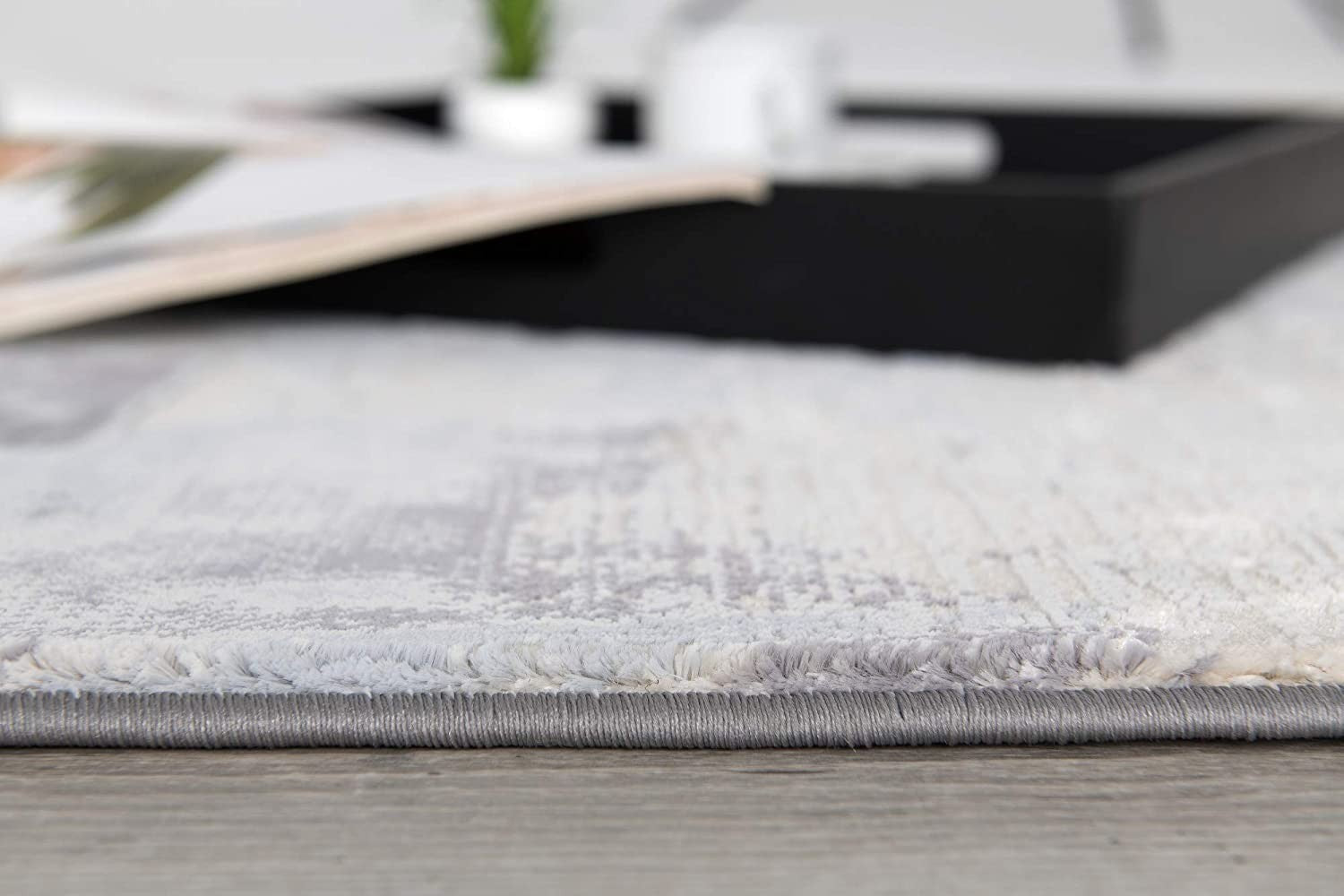 HomeRoots 5' x 8' Gray Abstract Splatter Area Rug