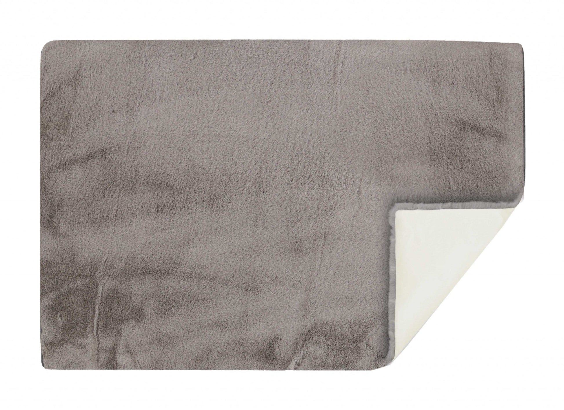 HomeRoots 5" x 8" Luxe Faux Rabbit Fur Rectangular Rug in Grey Finish