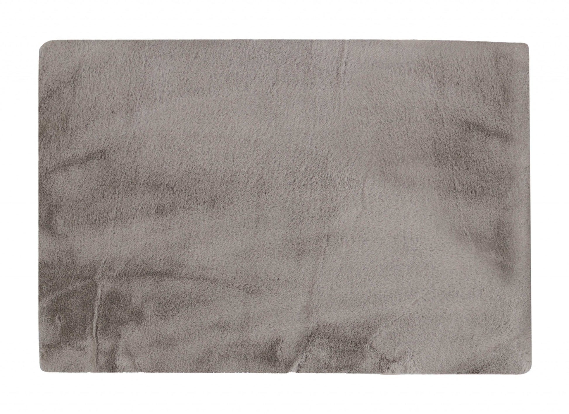 HomeRoots 5" x 8" Luxe Faux Rabbit Fur Rectangular Rug in Grey Finish