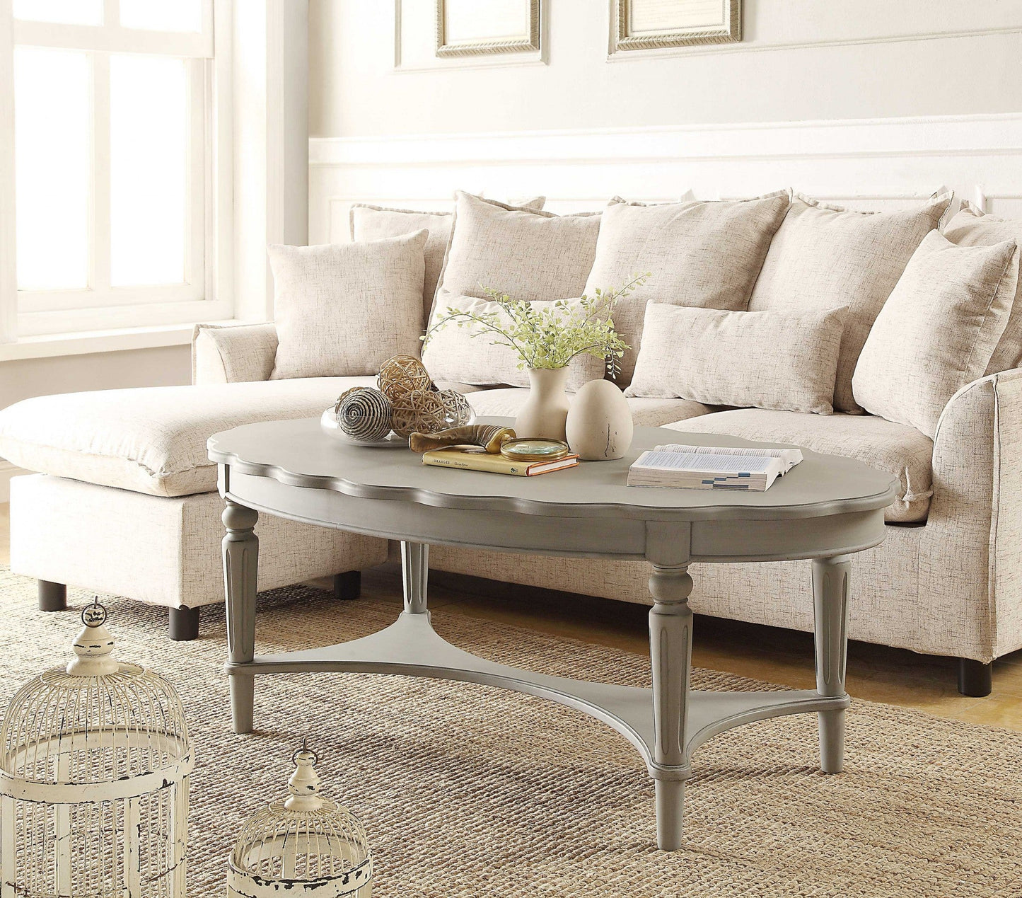 HomeRoots 50' x 28' x 19' Antique White Coffee Table
