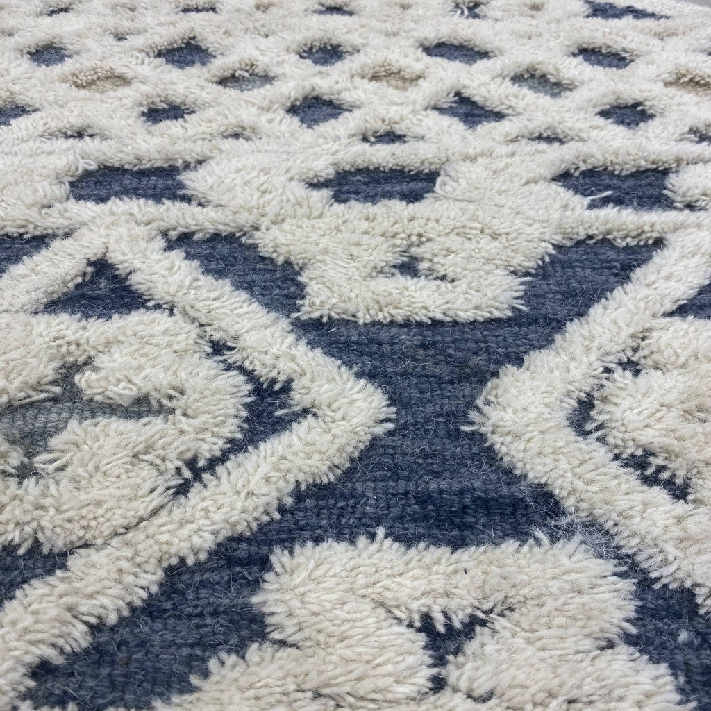 HomeRoots 6' Round Blue and Cream Decorative Area Rug