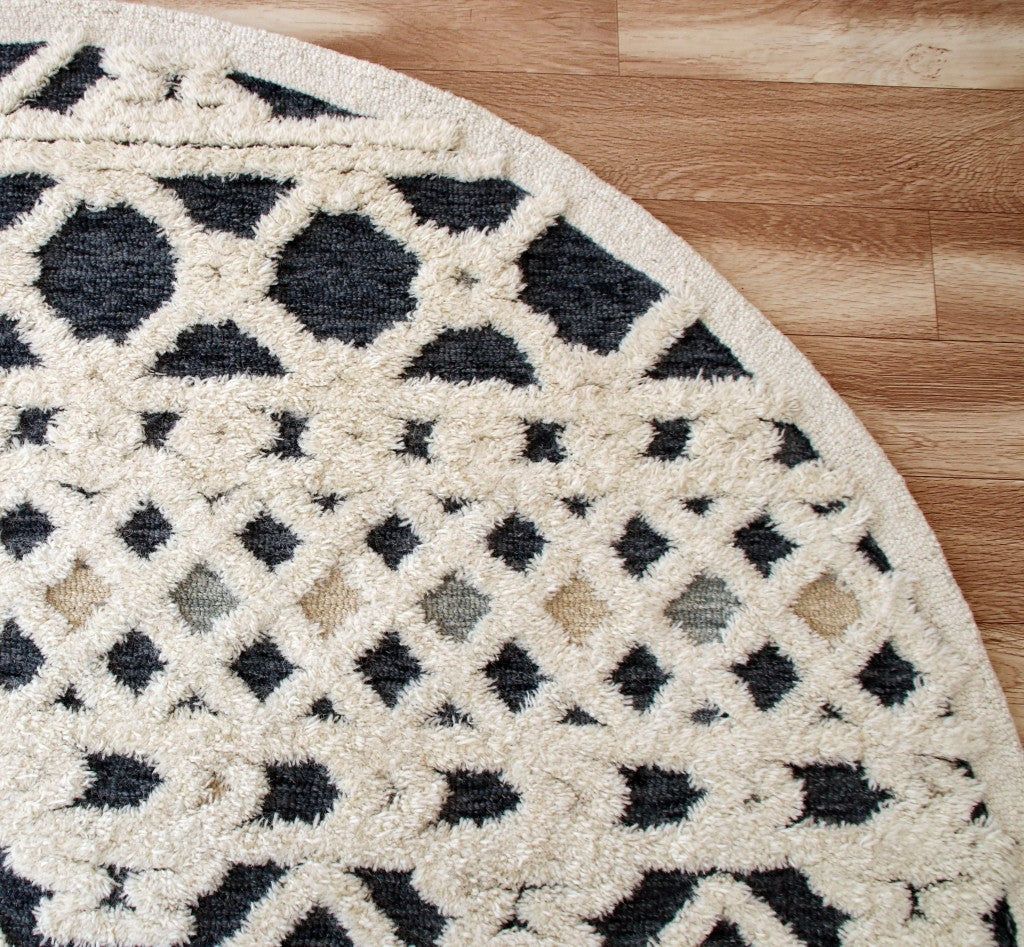 HomeRoots 6' Round Blue and Cream Decorative Area Rug