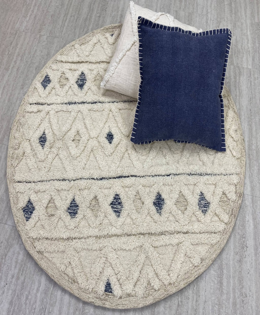 HomeRoots 6' Round Cream and Blue Striped Diamonds Area Rug