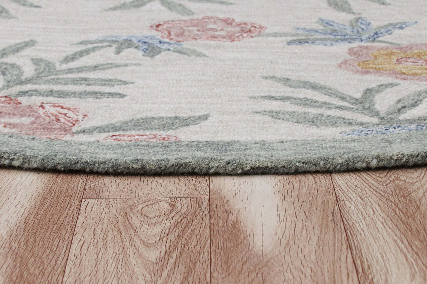 HomeRoots 6' Round Gray Floral Traditional Area Rug