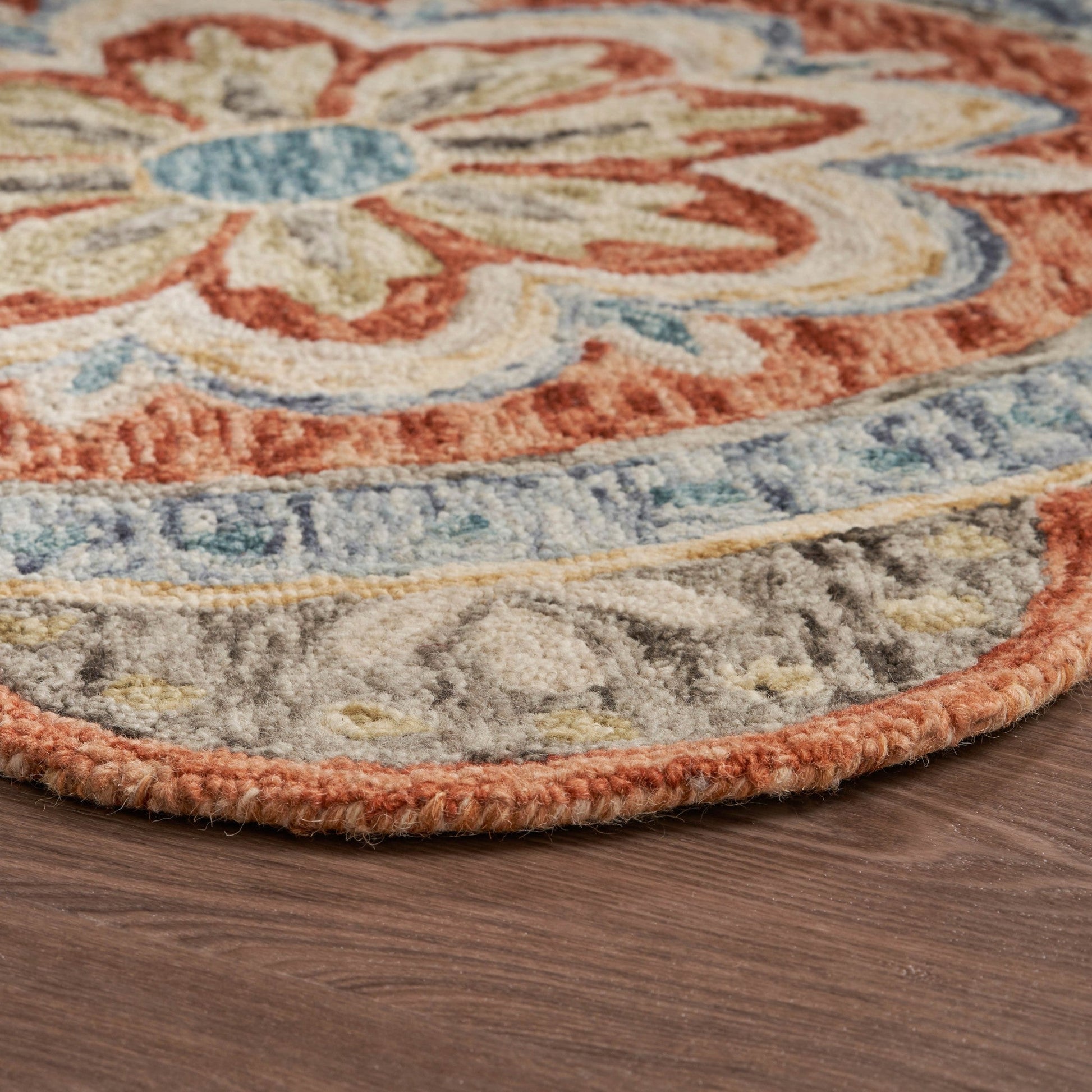 HomeRoots 6' Round Orange Scalloped Edge Area Rug