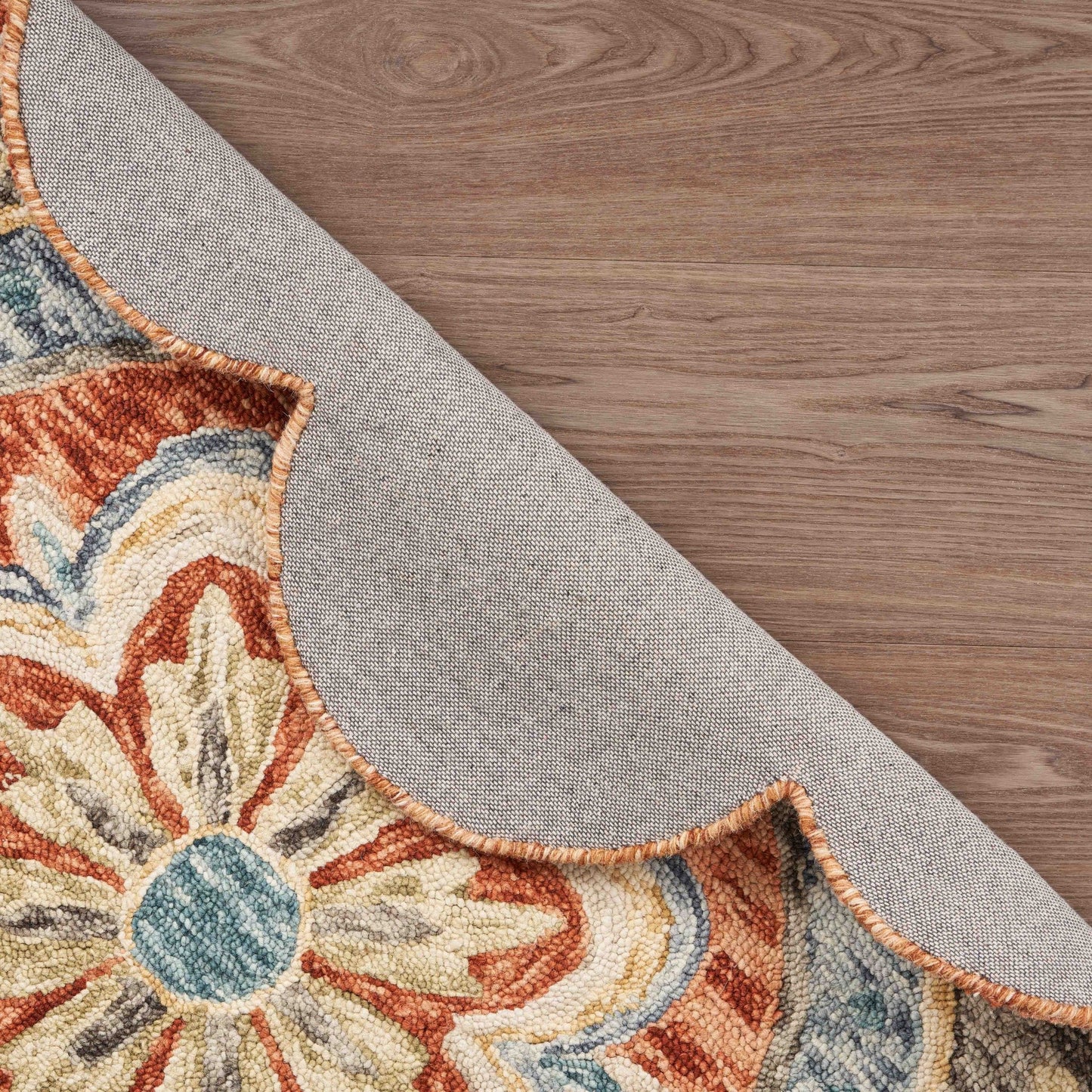 HomeRoots 6' Round Orange Scalloped Edge Area Rug