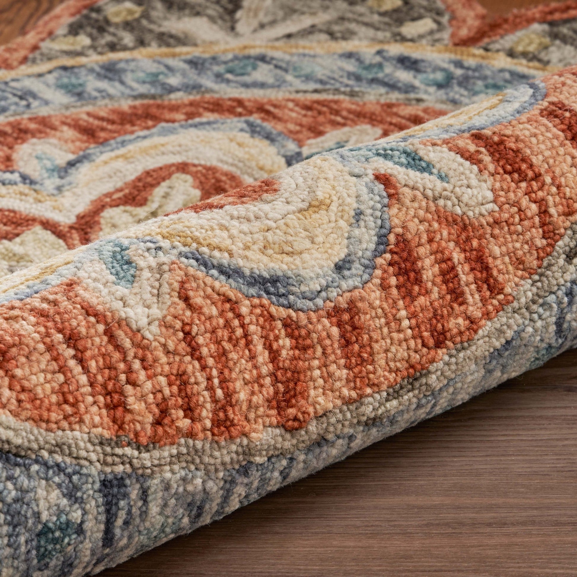 HomeRoots 6' Round Orange Scalloped Edge Area Rug