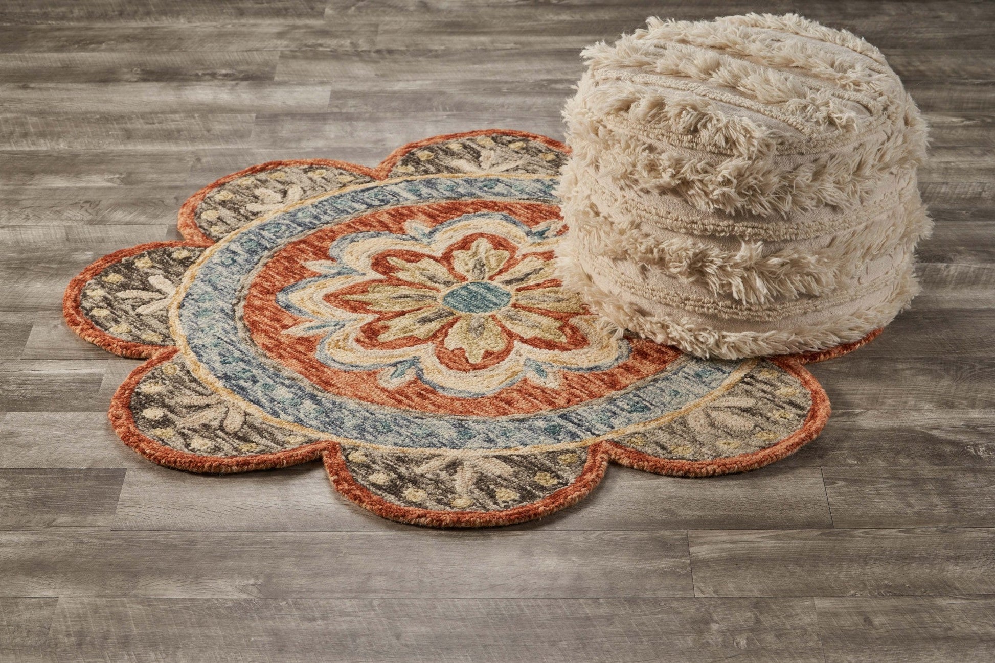 HomeRoots 6' Round Orange Scalloped Edge Area Rug