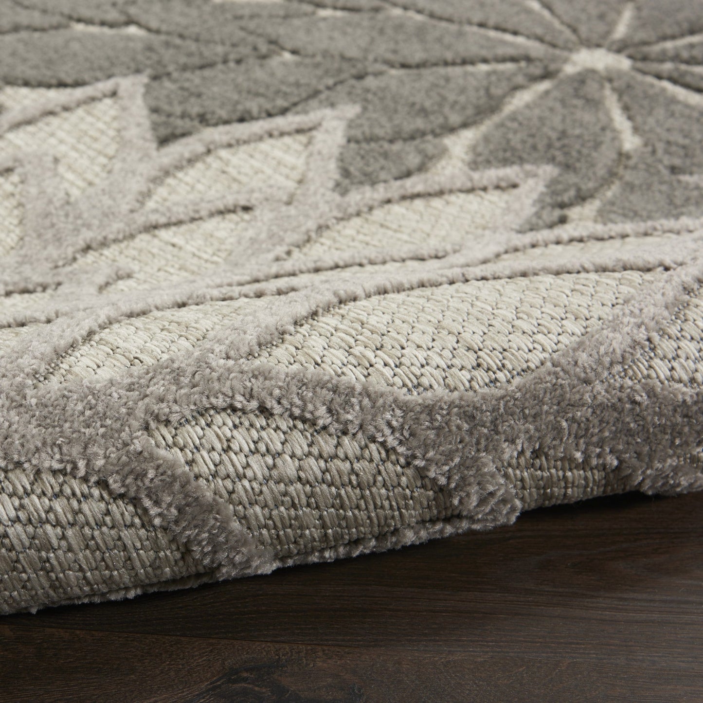 HomeRoots 6’ x 9’ Silver and Gray Indoor Outdoor Area Rug
