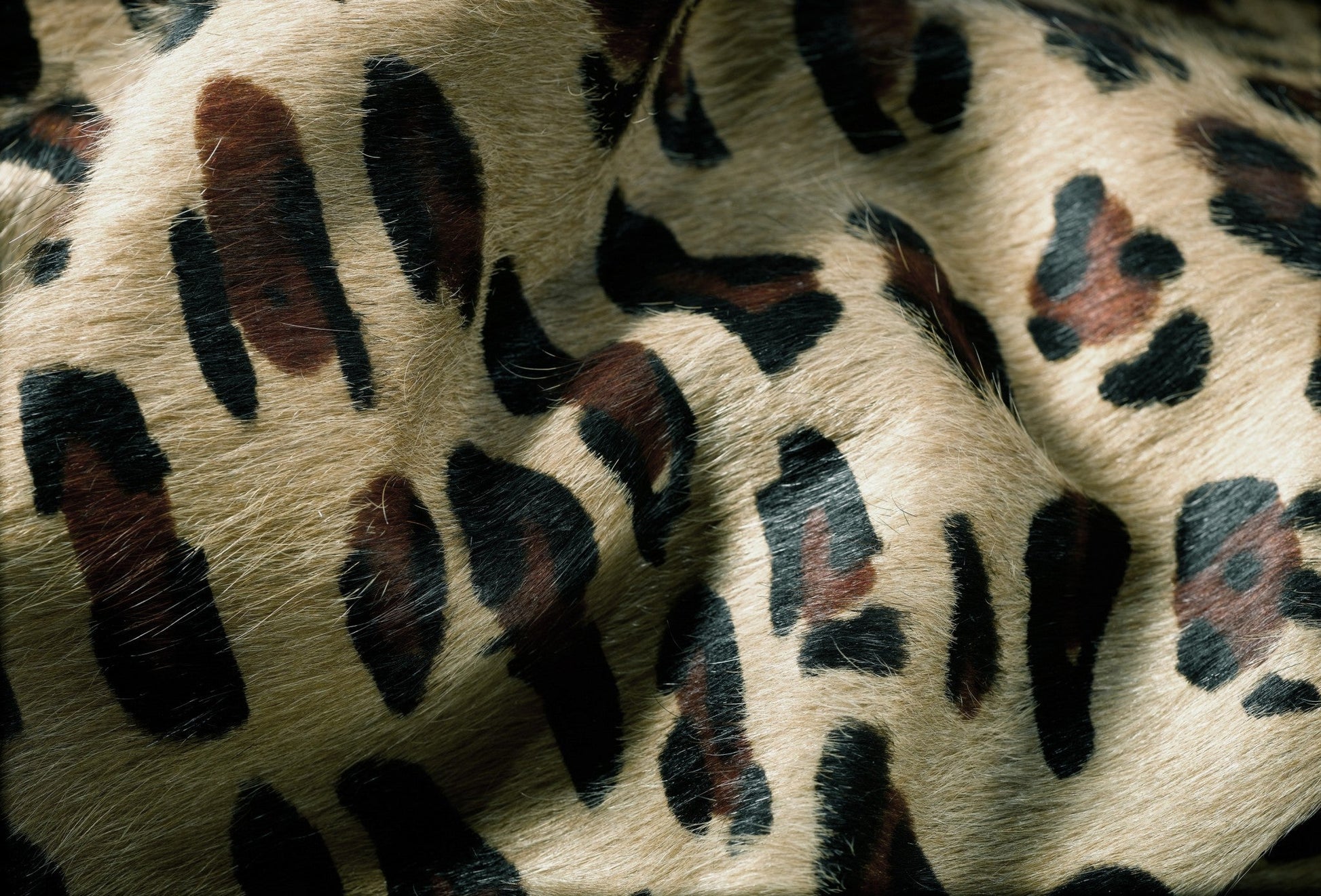 HomeRoots 72" x 84" Leopard Cowhide Rug