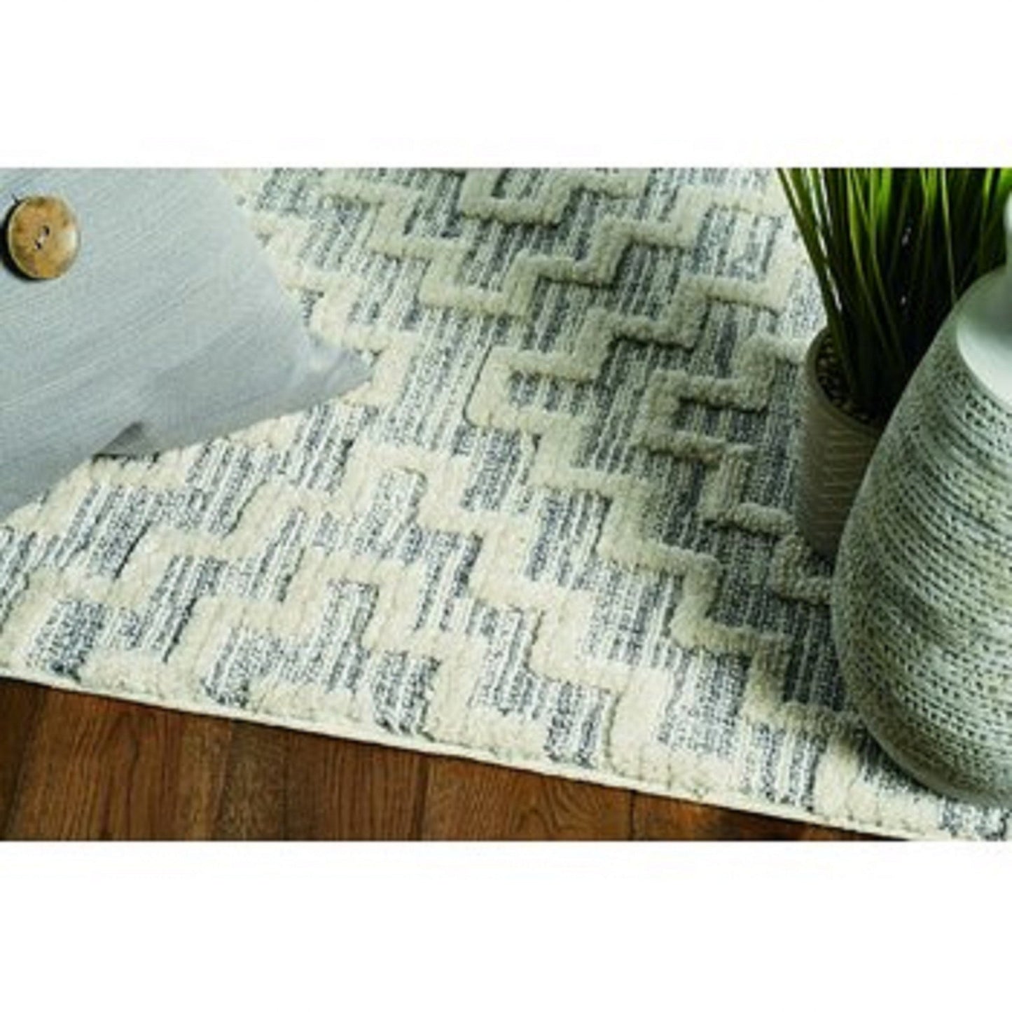 HomeRoots 8' Ivory Grey Machine Woven Geometric With Fringe Indoor Runner Rug