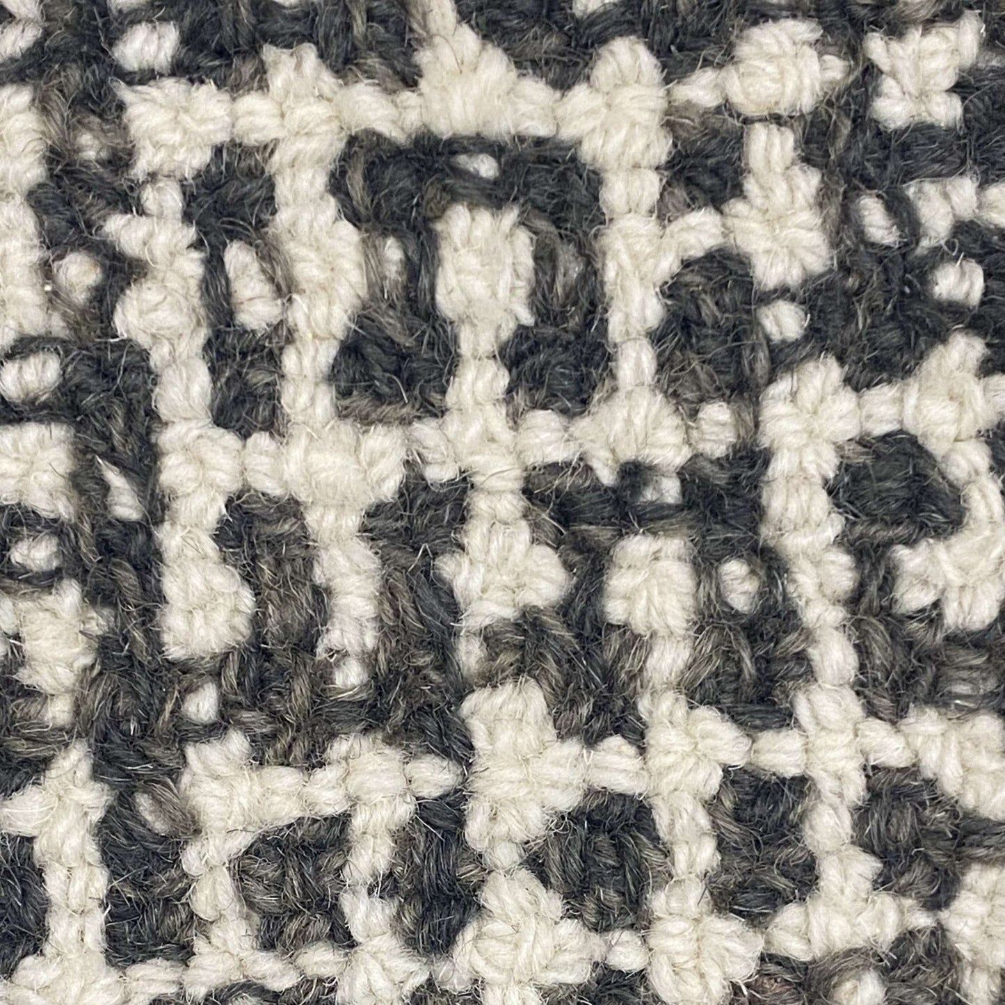 HomeRoots 8' x 10' Gray Interwoven Maze Area Rug