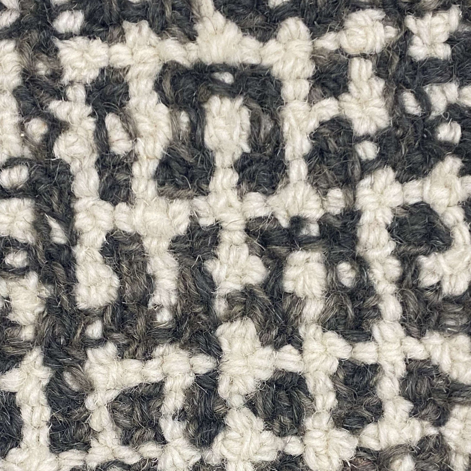 HomeRoots 8' x 10' Gray Interwoven Maze Area Rug