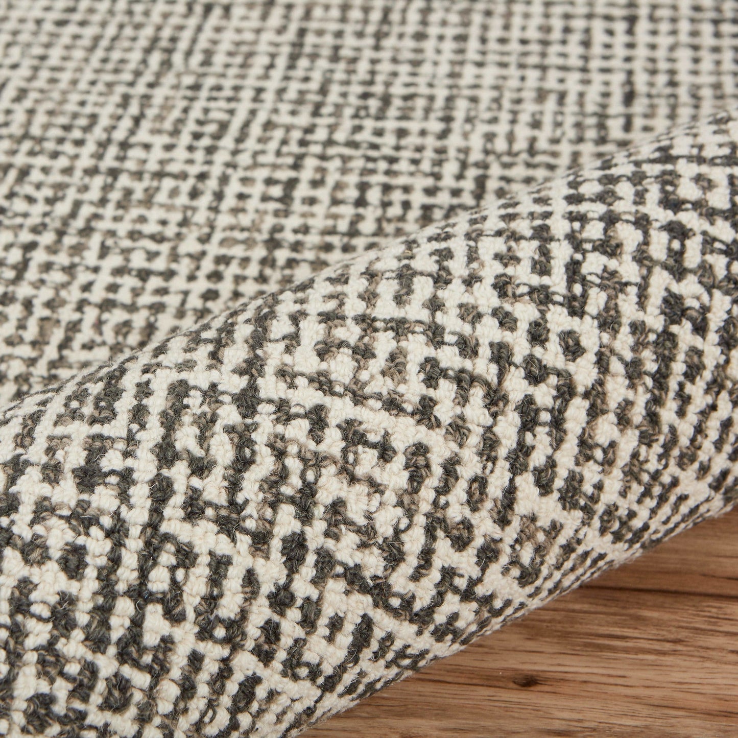 HomeRoots 8' x 10' Gray Interwoven Maze Area Rug
