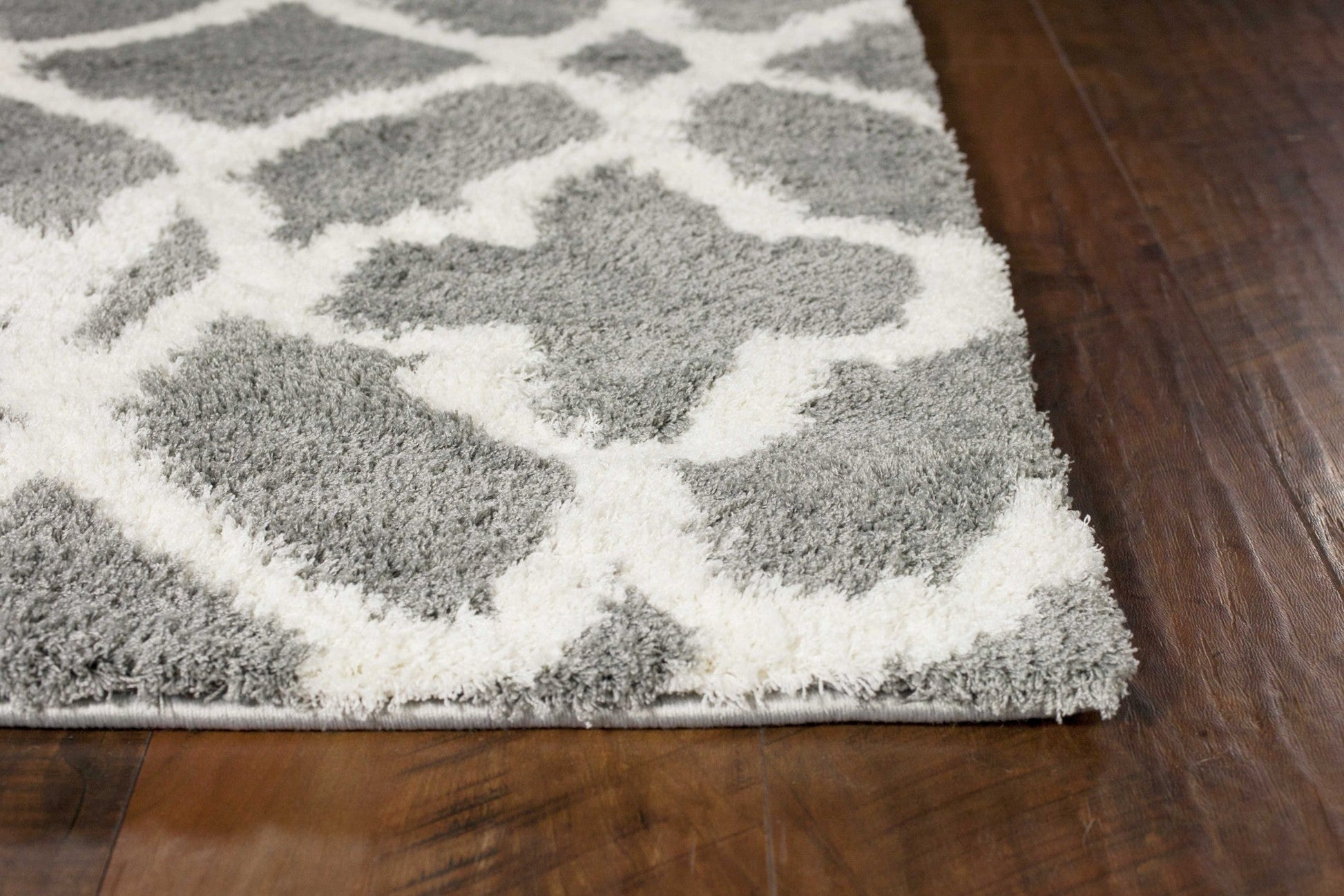 HomeRoots 8' x 11' Grey Ivory Machine Woven Ogee Indoor Shag Area Rug