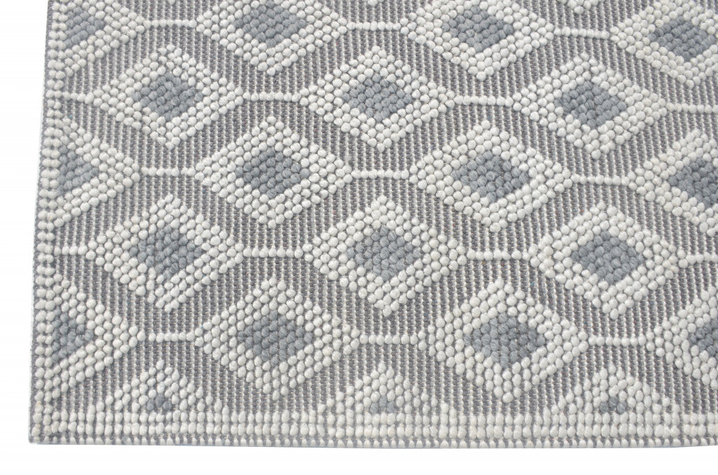 HomeRoots 8' x 11' Ivory Gray Diamond Trellis Modern Area Rug