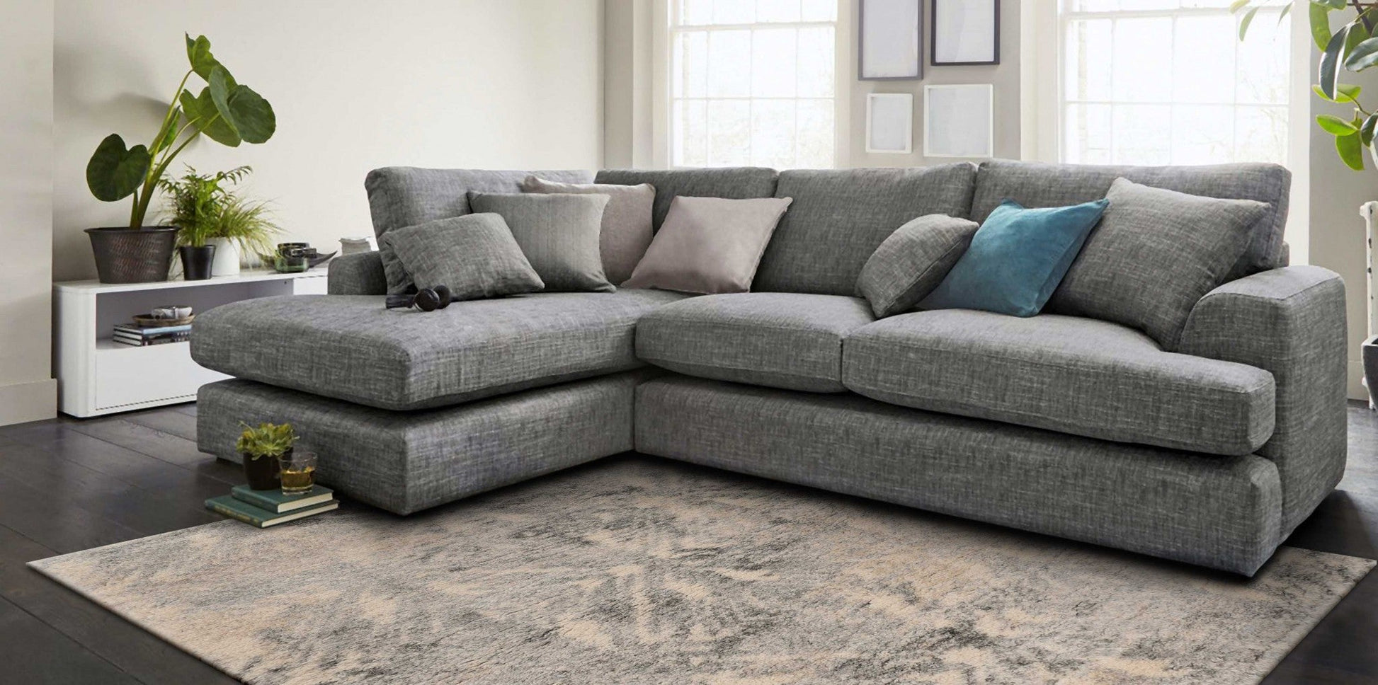 HomeRoots 8' x 13' Modern Ivory and Grey Abstract Area Rug