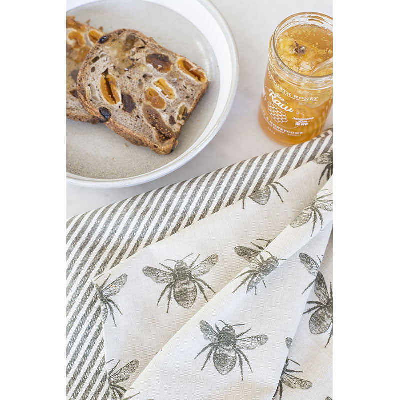 HomeRoots Dark Green Bumble Bee Napkins in Set of 8