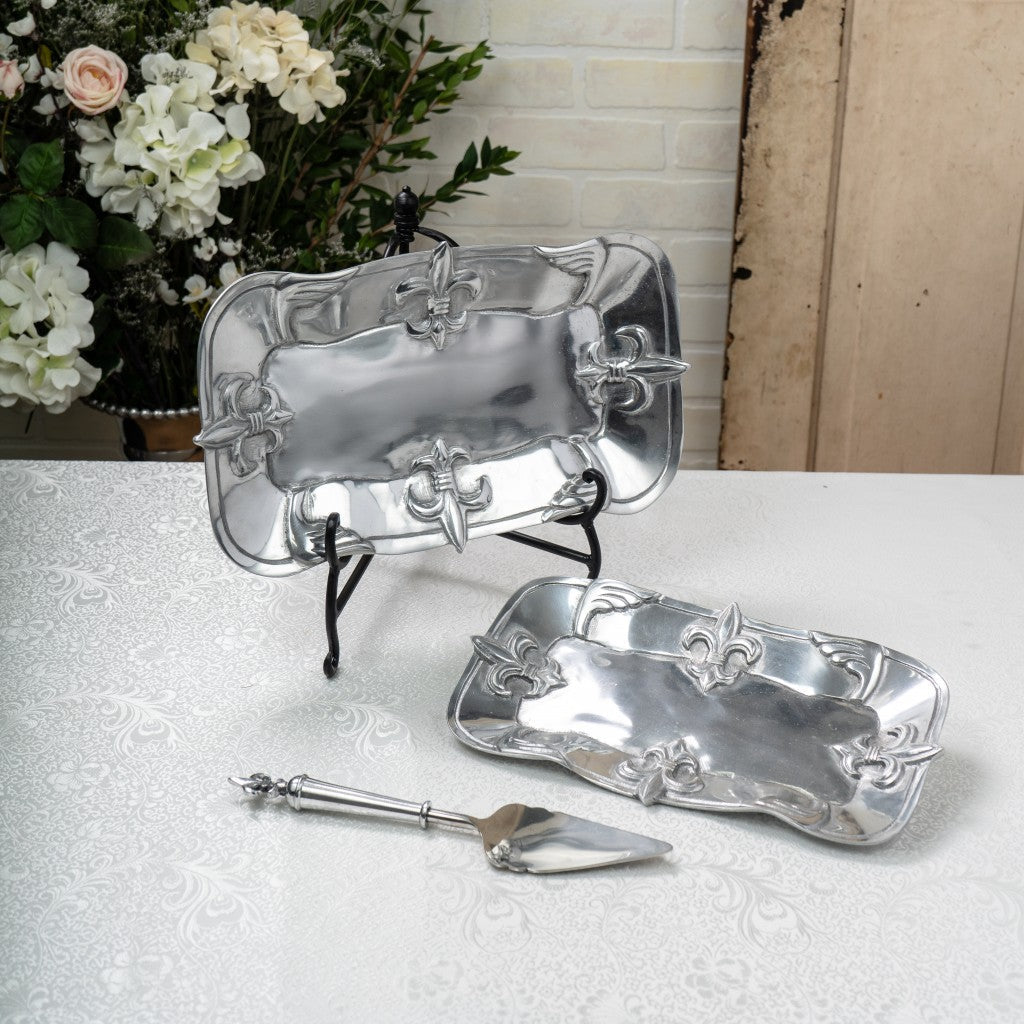 HomeRoots Fleur De Lis Traditional Serving Tray in Silver Finish