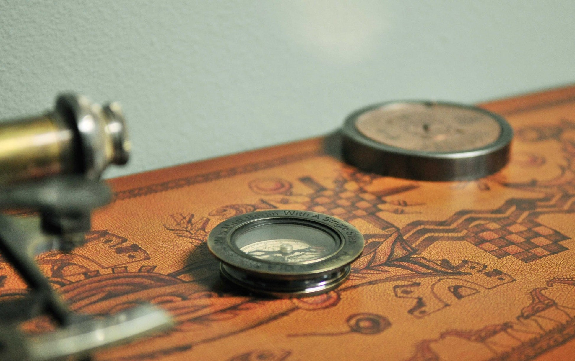 HomeRoots Set of 2 100 Year Calendar and Compass Quote