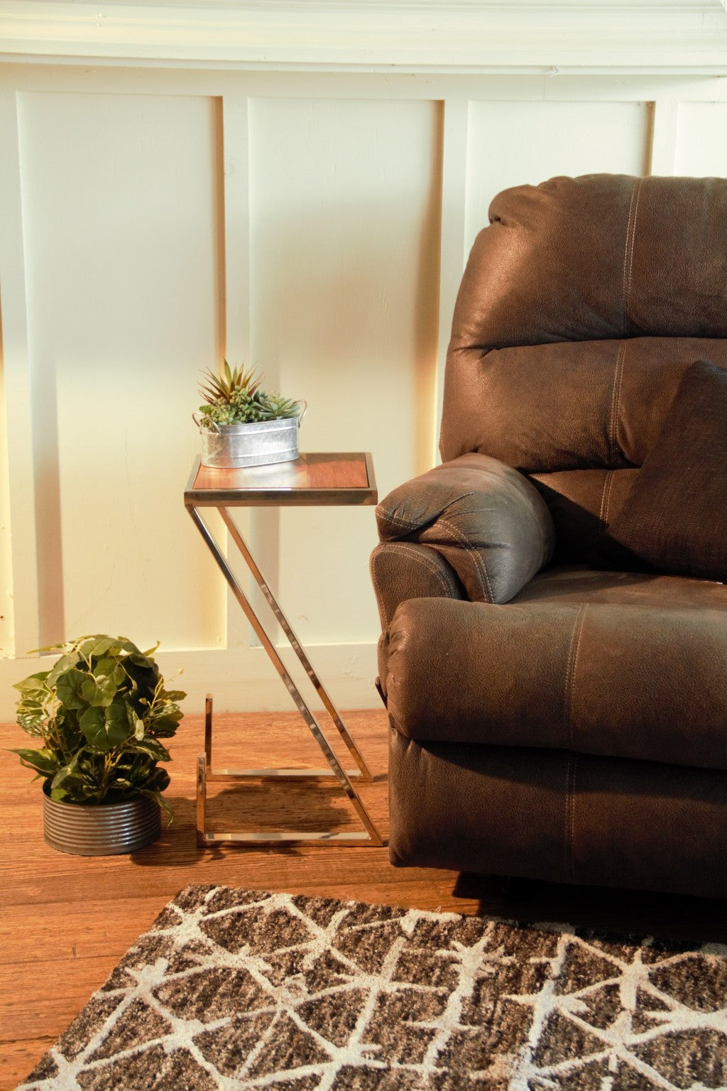 HomeRoots Stylish Asymmetrical Wood and Metal Z shaped Side Table in Brown Finish